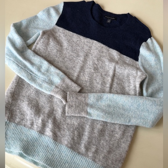 Banana Republic Sweaters - Banana Republic Wool Crew Neck